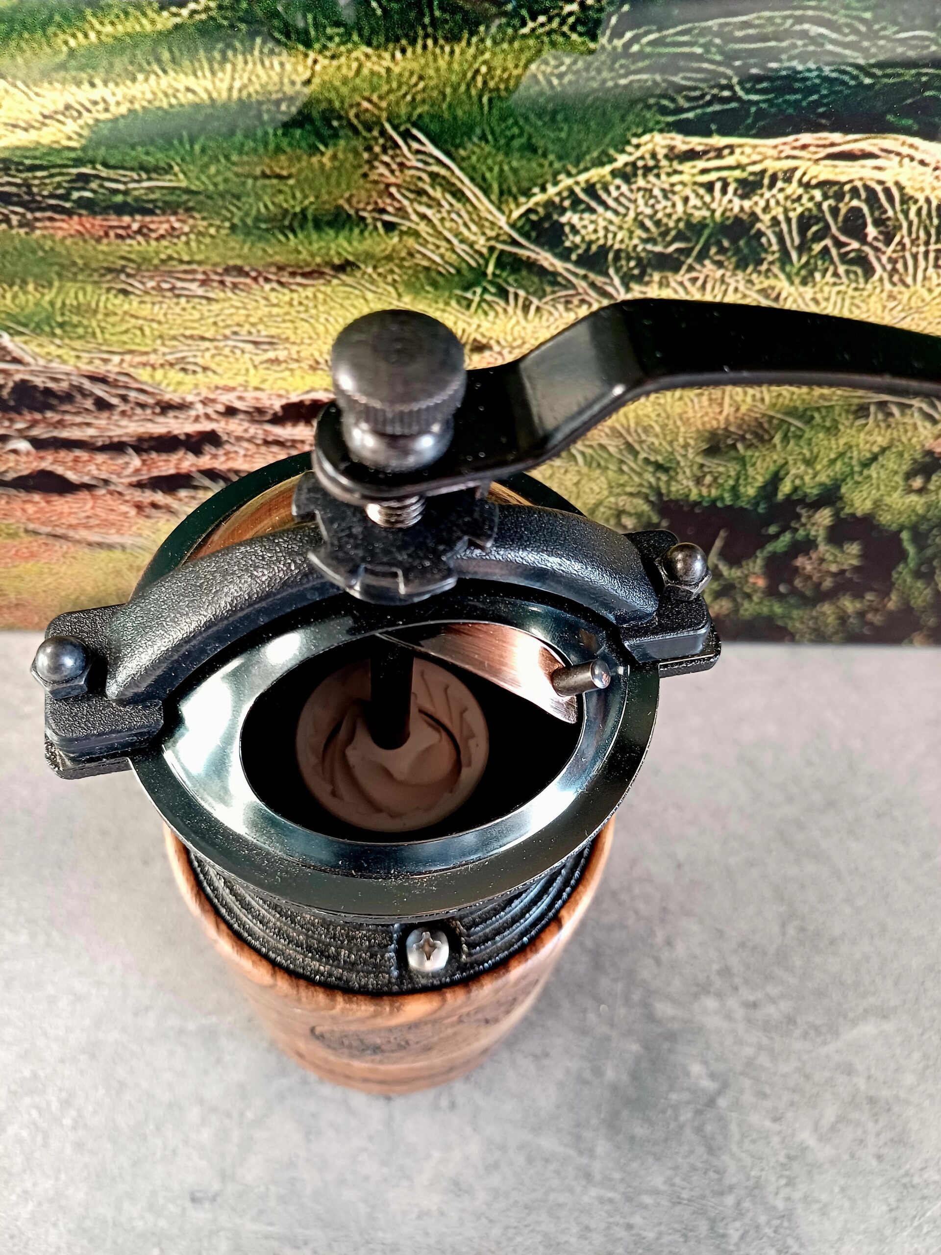 Ręcznie wykonany młynek do kawy z orzecha włoskiego - porcelanowy mechanizm | handmade - obrazek 4