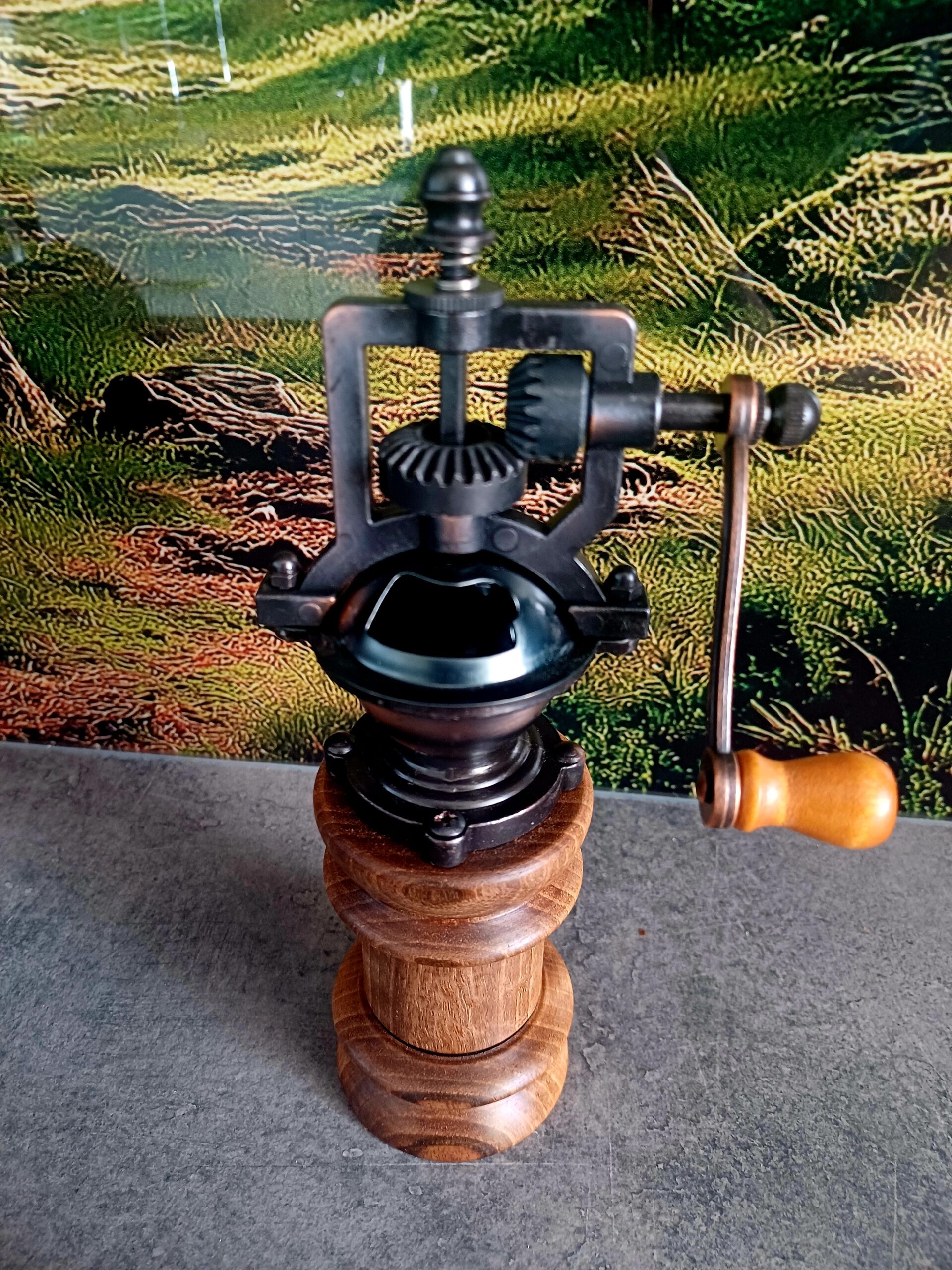 Ręcznie wykonany młynek do pieprzu z orzecha włoskiego | handmade (możliwośćpersonalizacji) - obrazek 6