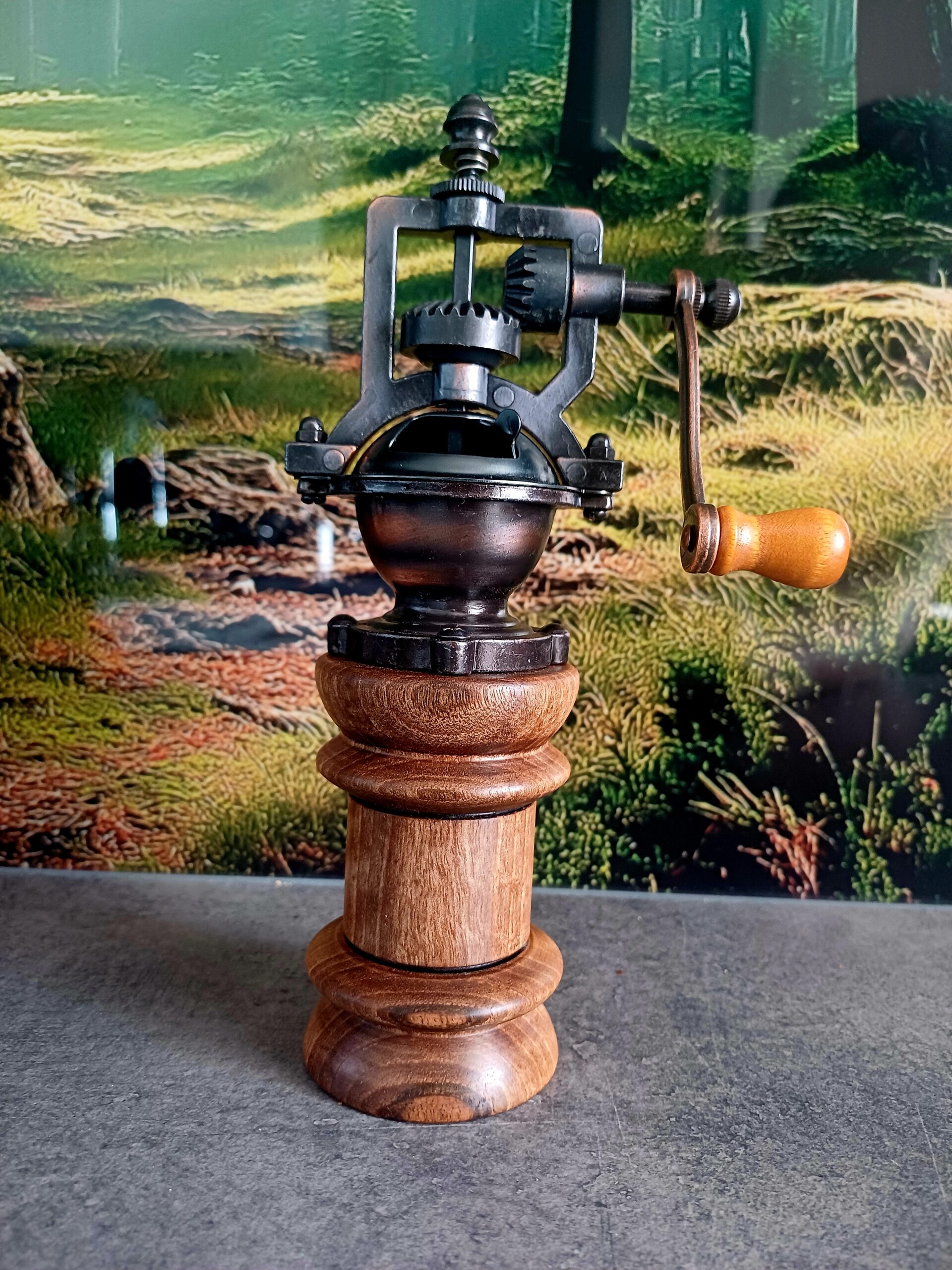 Ręcznie wykonany młynek do pieprzu z orzecha włoskiego | handmade (możliwośćpersonalizacji) - obrazek 4