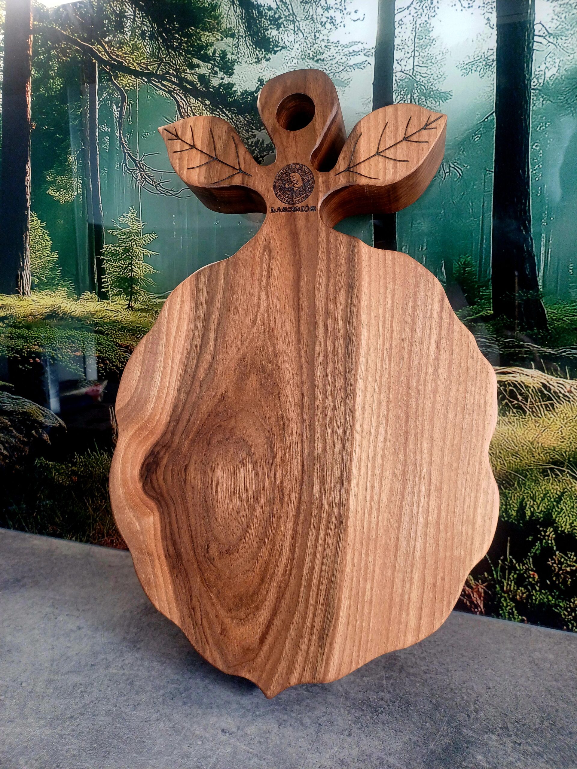 Deska do krojenia z jednego kawałka orzecha włoskiego „Orzeszek” | handmade