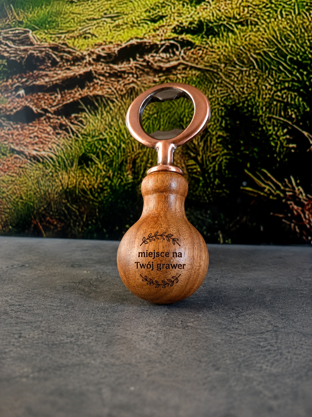 Ręcznie wykonany otwieracz do butelek z orzecha włoskiego - kształt kulisty| handmade (możliwość personalizacji)