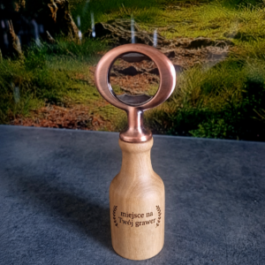 Ręcznie wykonany otwieracz do butelek z orzecha włoskiego - kształt butelki | handmade (możliwość personalizacji)